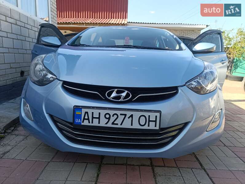 Hyundai Elantra (2011)