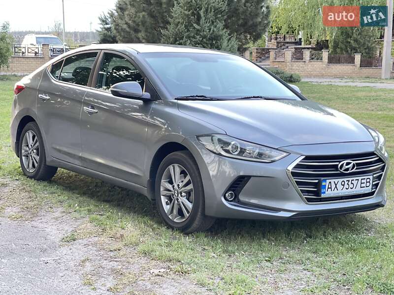 Hyundai Elantra (2016)