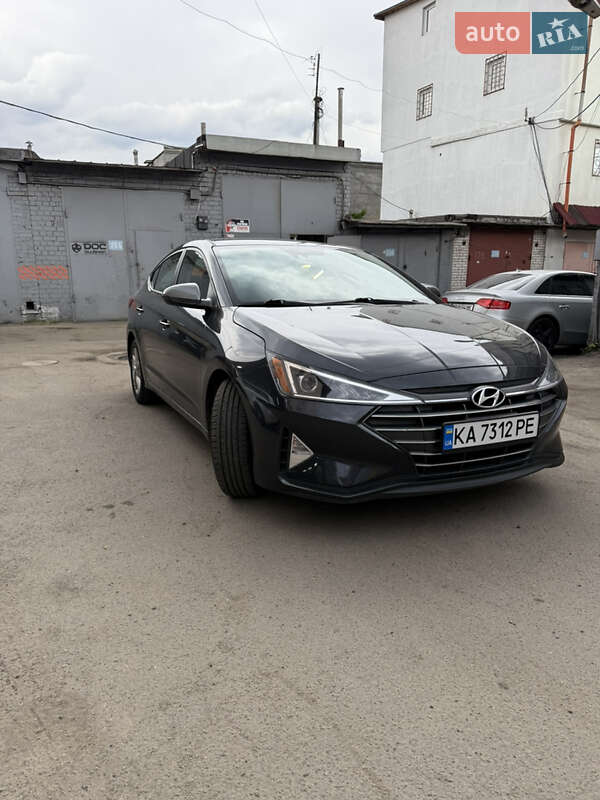 Hyundai Elantra (2019)