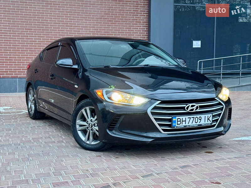 Hyundai Elantra (2016)