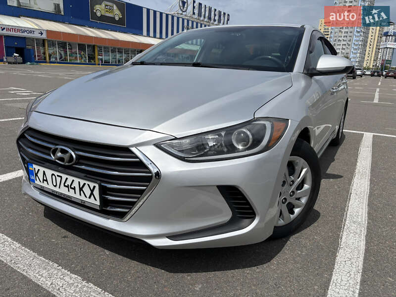 Hyundai Elantra (2016)
