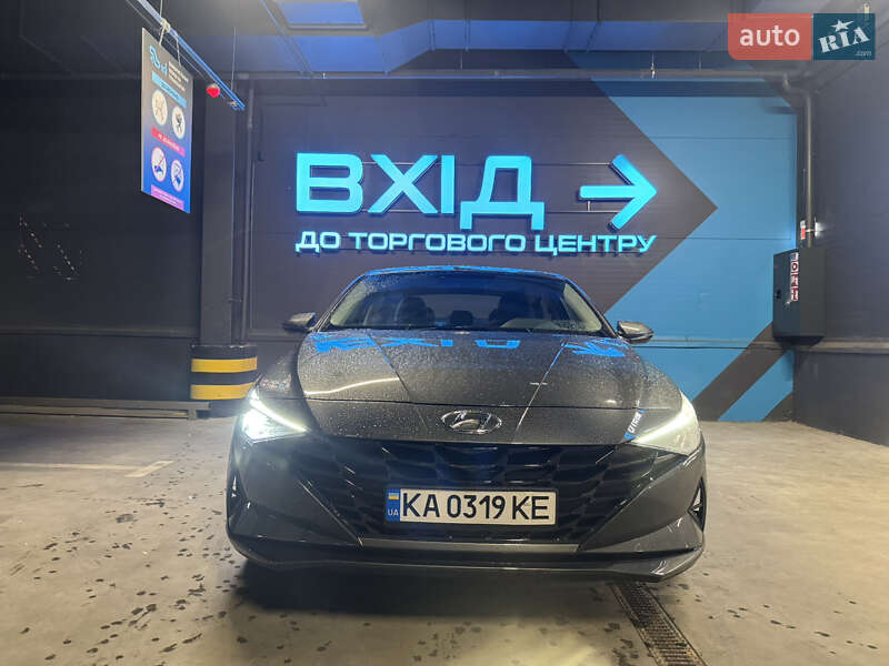Hyundai Elantra (2021)