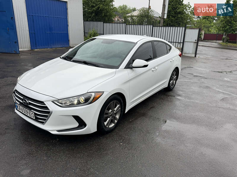 Hyundai Elantra (2017)