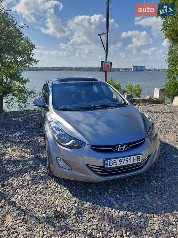 Hyundai Elantra (2013)