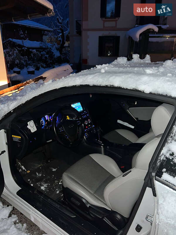 Hyundai Genesis coupe (2013)