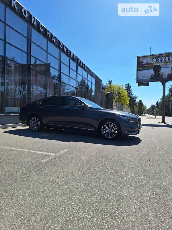 Hyundai Genesis (2017)