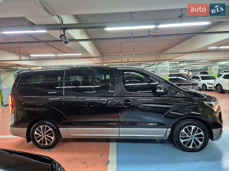 Hyundai Grand starex (2018)