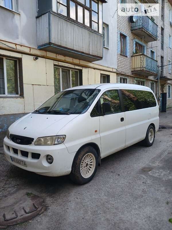 Hyundai H-1 (2001)
