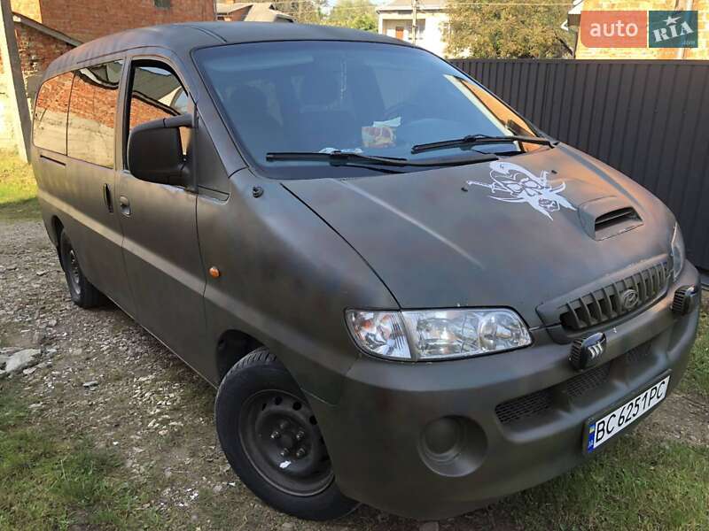 Hyundai H-1 (2000)