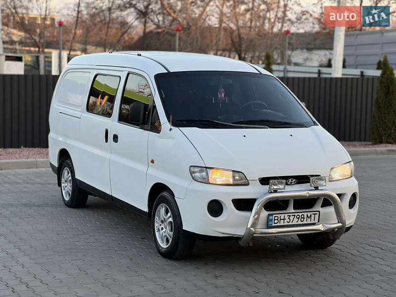 Hyundai H 200 (2000)