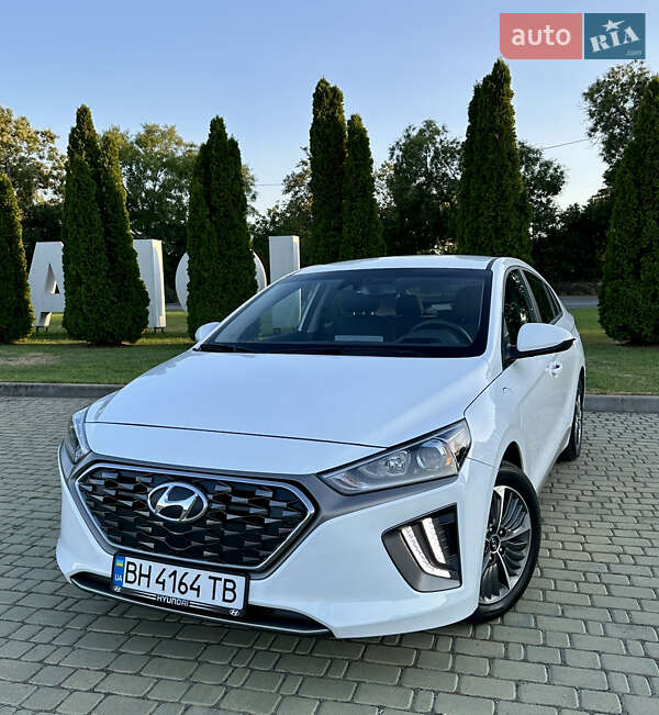 Hyundai Ioniq (2021)