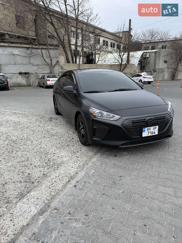 Hyundai Ioniq (2017)
