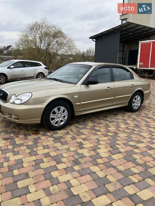 Hyundai Sonata (2004)