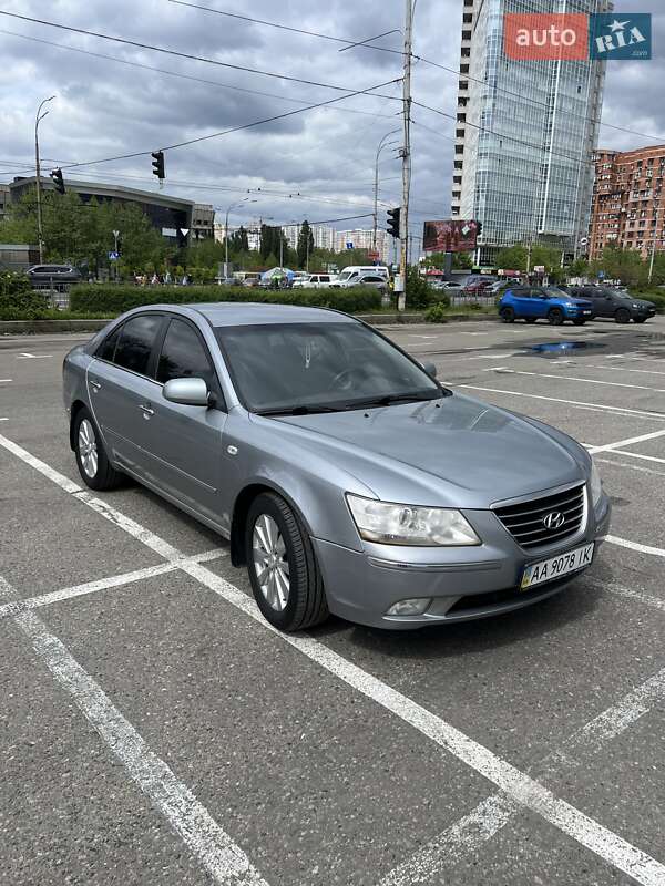 Hyundai Sonata (2009)