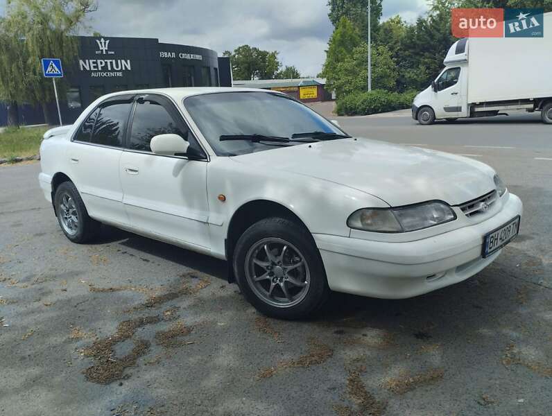 Hyundai Sonata (1993)