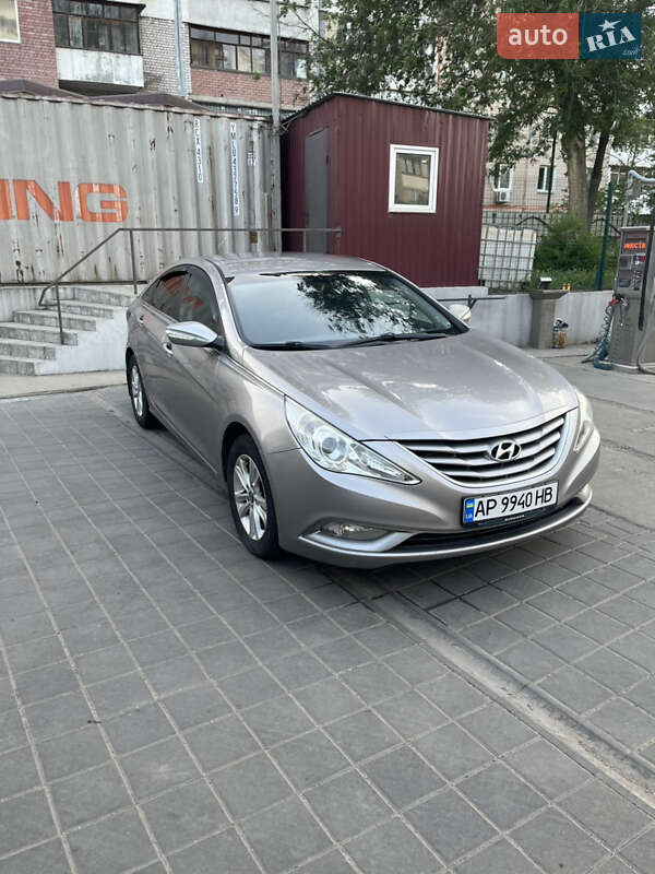 Hyundai Sonata (2010)