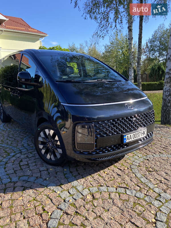 Hyundai Staria (2021)