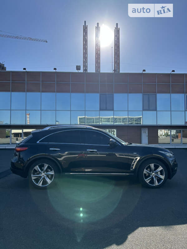 Infiniti Fx37 (2011)