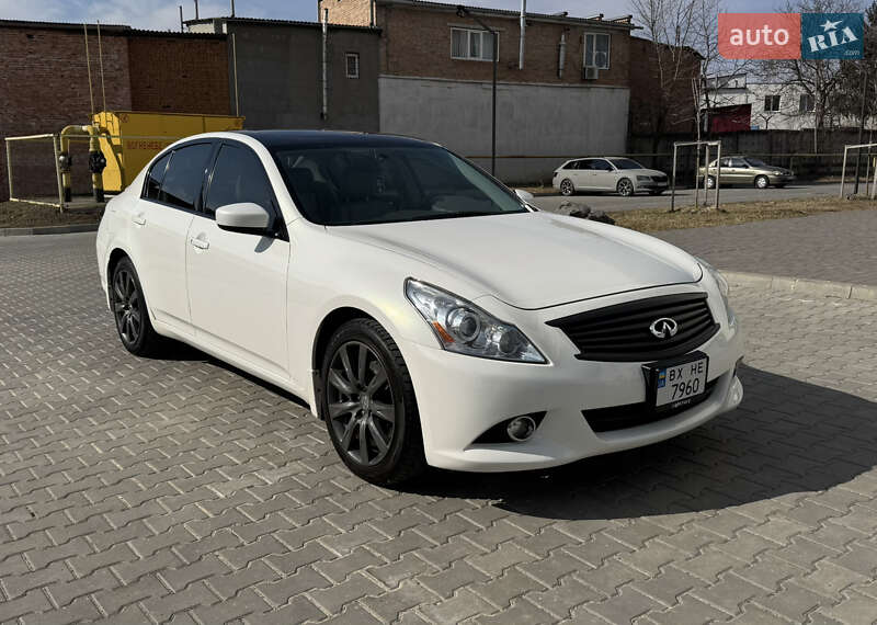 Infiniti G25 (2011)