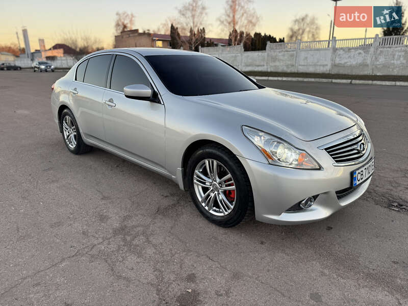 Infiniti G25 (2012)