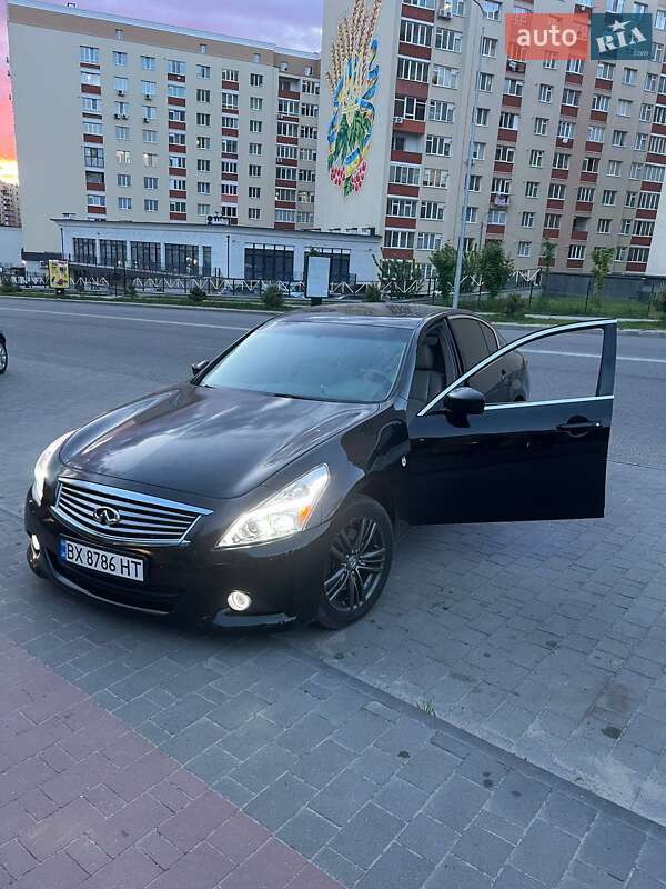 Infiniti G25 (2011)