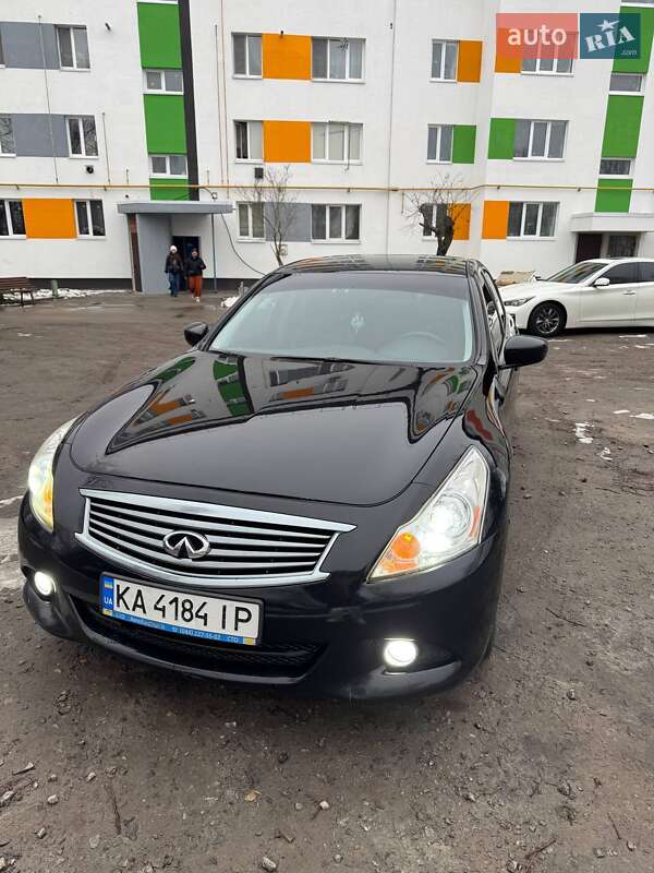 Infiniti G25 (2012)