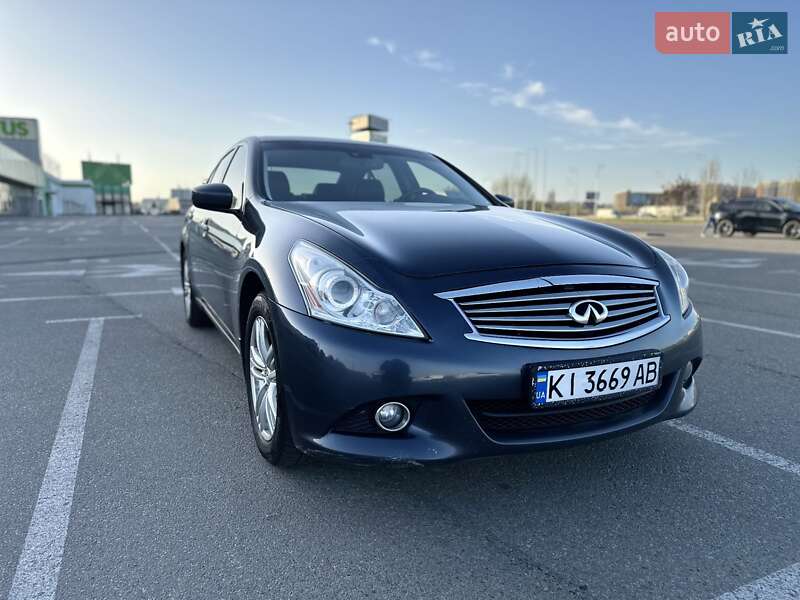 Infiniti G25 (2010)