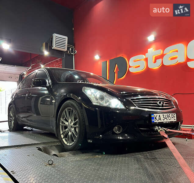 Infiniti G37 (2010)