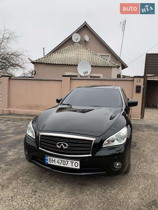 Infiniti M37 (2011)