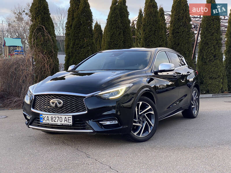 Infiniti Q30 (2016)