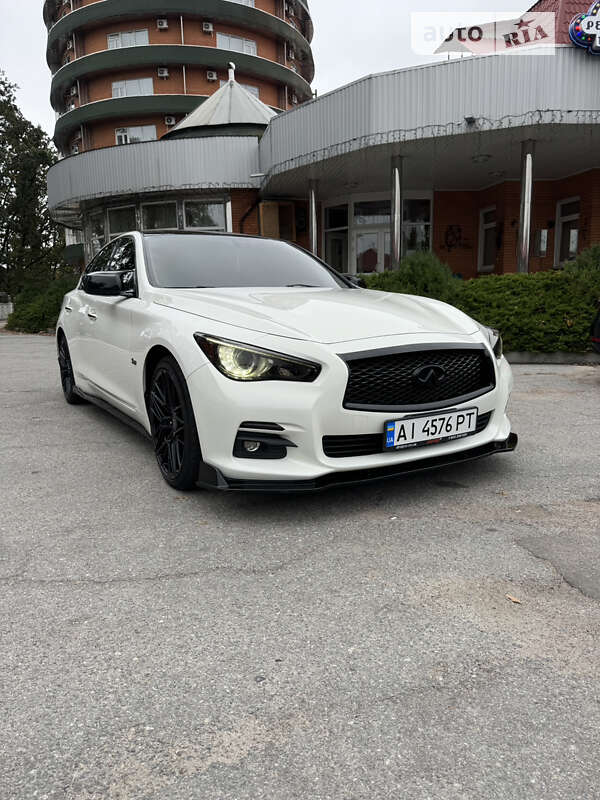 Infiniti Q50 (2015)