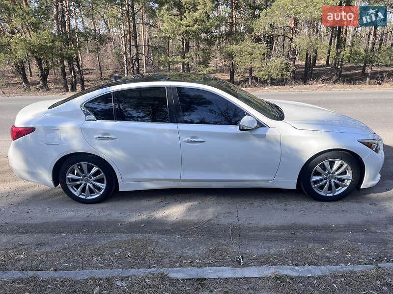 Infiniti Q50 (2014)