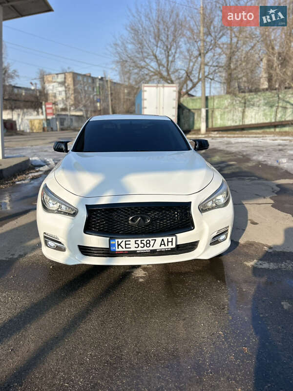 Infiniti Q50 (2015)