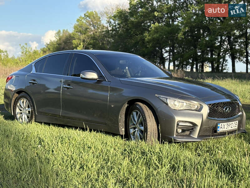 Infiniti Q50 (2013)