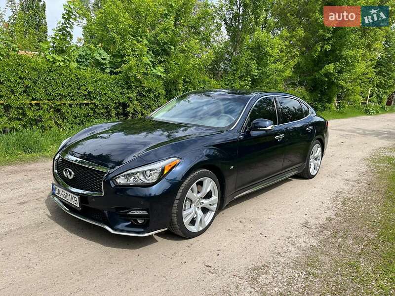 Infiniti Q70 (2018)