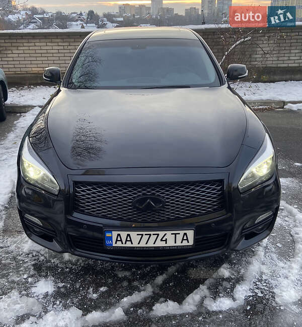Infiniti Q70 (2017)