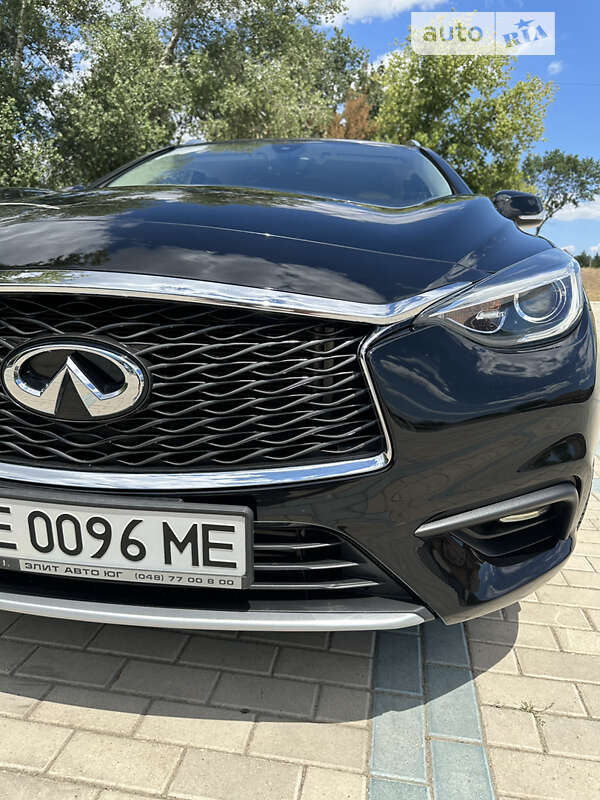 Infiniti Qx30 (2016)