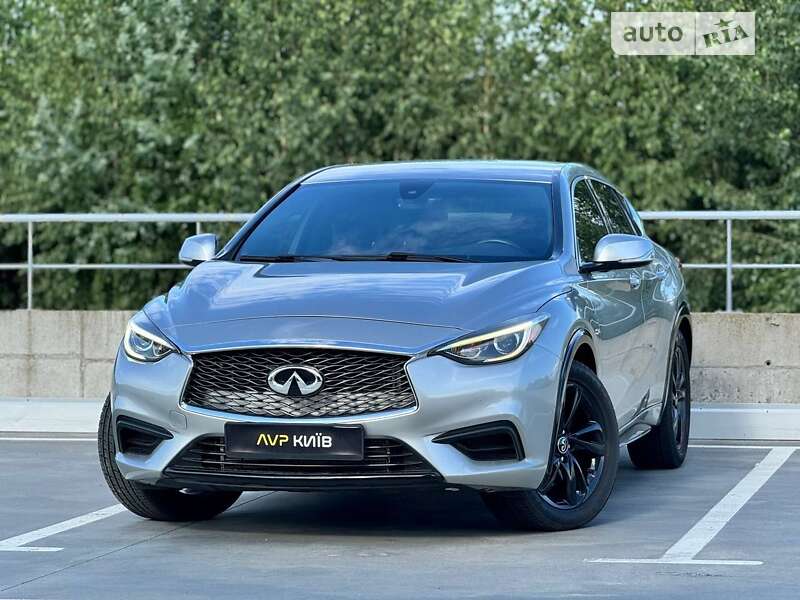 Infiniti Qx30 (2017)