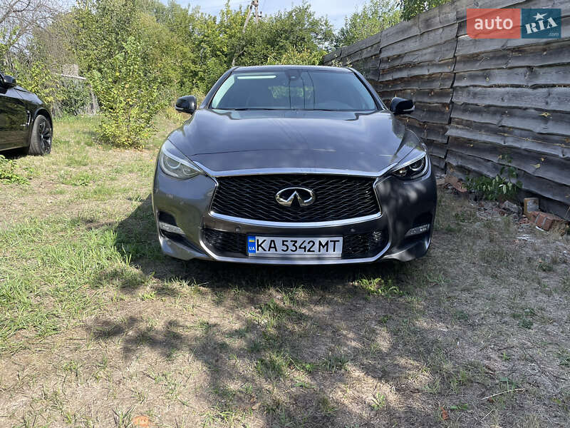 Infiniti Qx30 (2016)