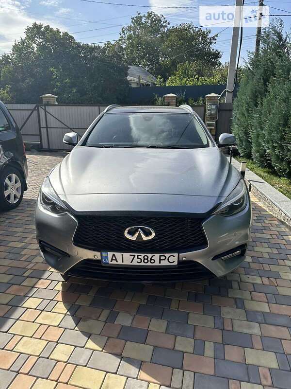 Infiniti Qx30 (2016)