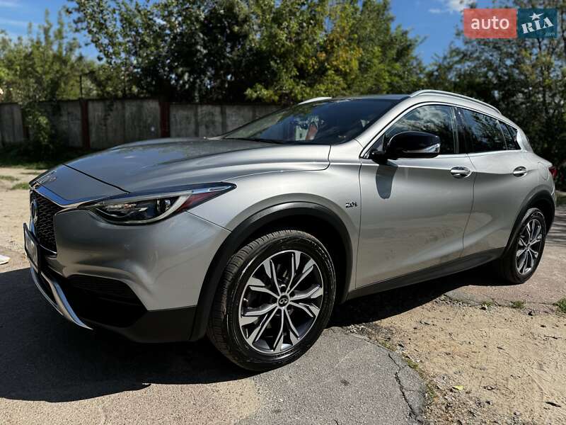 Infiniti Qx30 (2016)