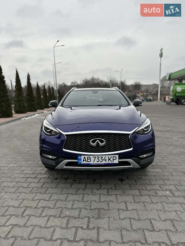 Infiniti Qx30 (2016)