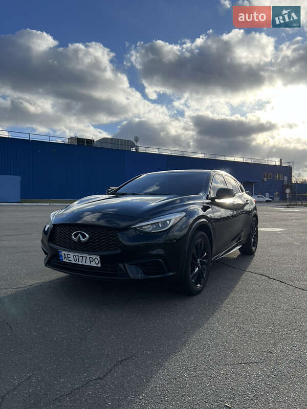 Infiniti Qx30 (2016)