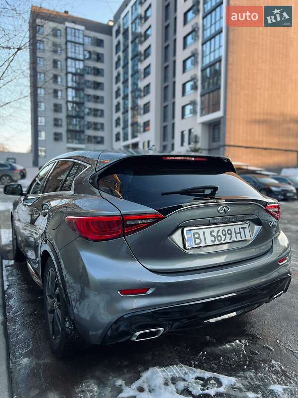 Infiniti Qx30 (2018)