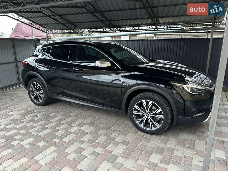 Infiniti Qx30 (2016)