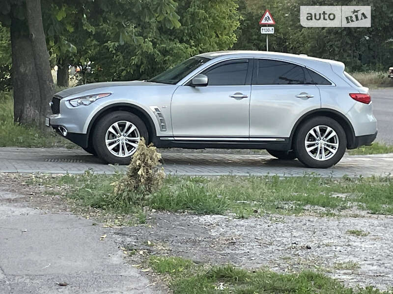 Infiniti Qx70 (2017)