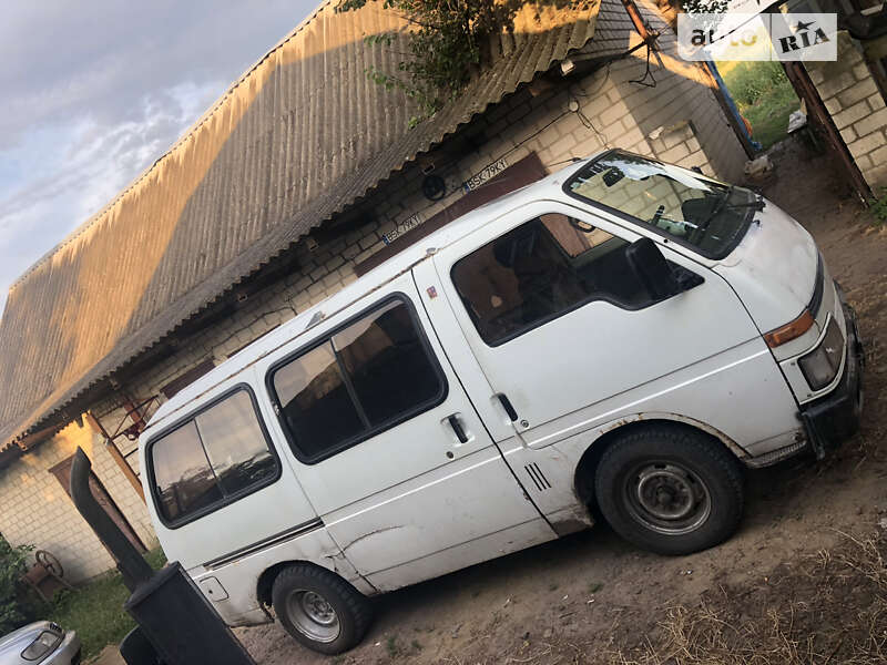 Isuzu Midi . (1990)