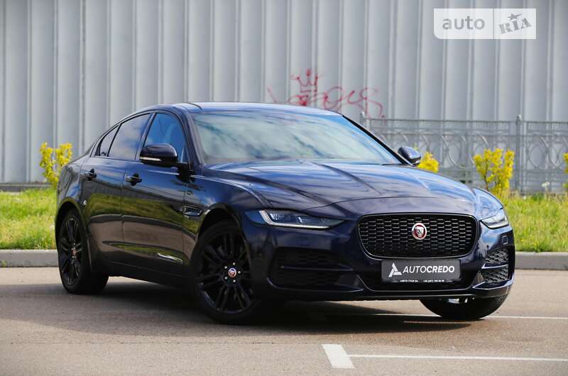 Jaguar Xe (2020)