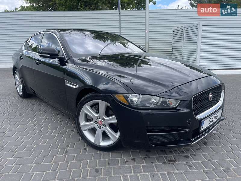 Jaguar Xe (2016)