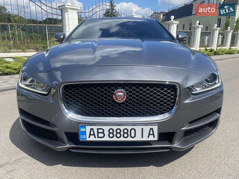 Jaguar Xe (2015)
